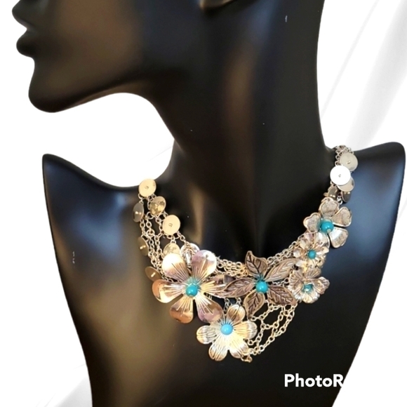 3/$30 VTG CLAIRE'S Retro 1960s Floral Cluster Chainmaille Fairycore Necklace - Picture 1 of 7